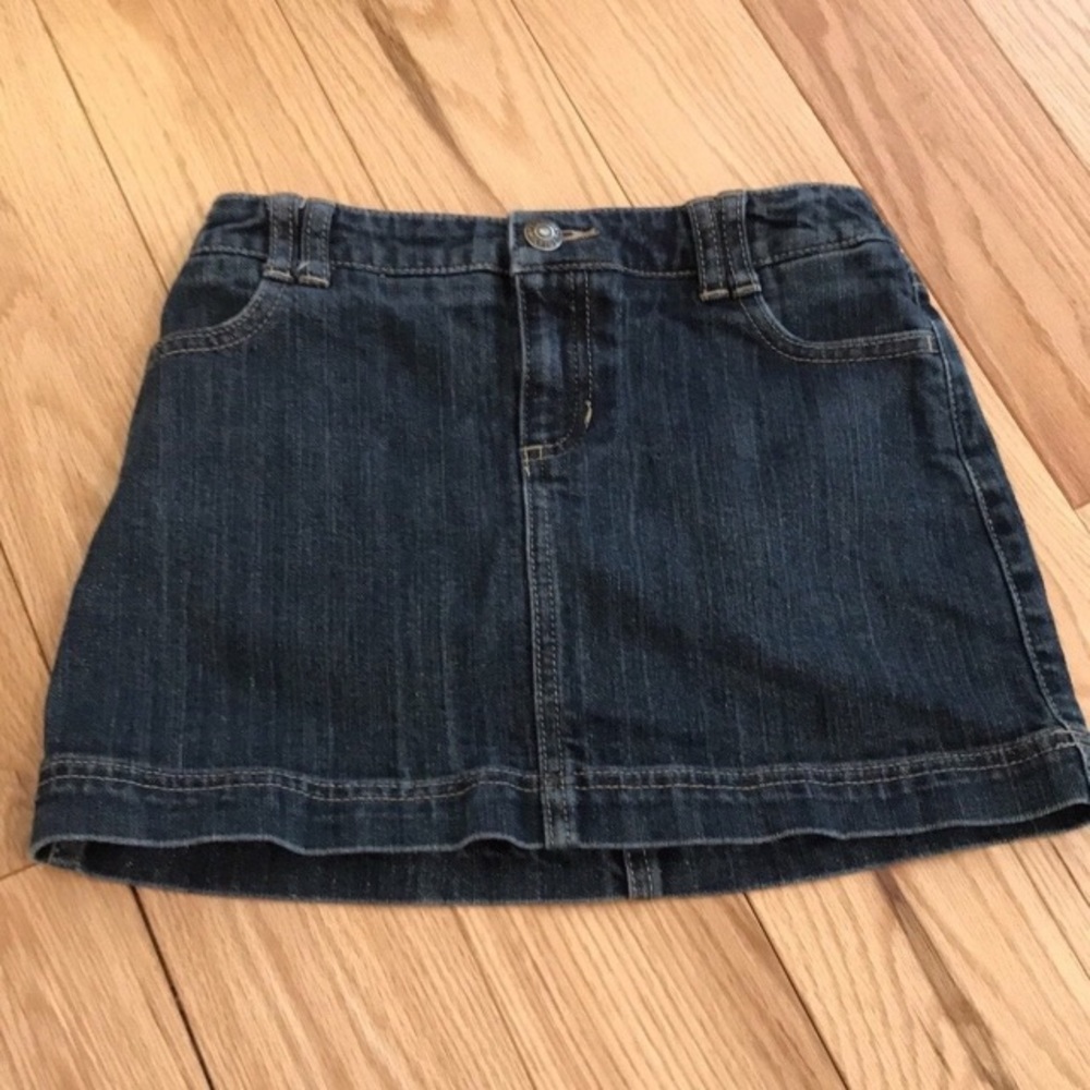 5 for $25 🛍️ Tommy Hilfiger size 8 Jean skirt